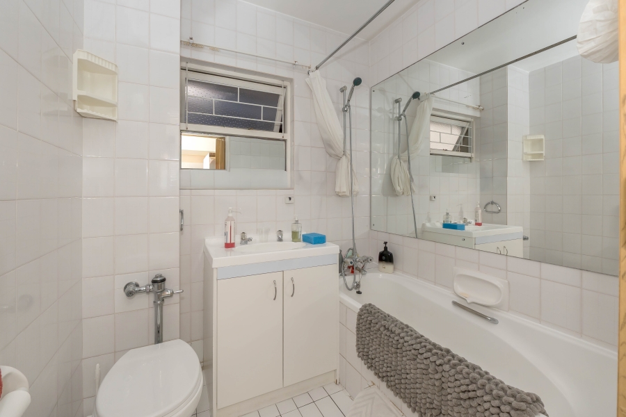 To Let 2 Bedroom Property for Rent in Three Anchor Bay Western Cape